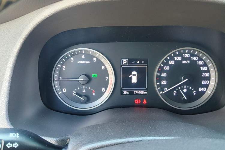 Used Hyundai Tucson 2015 1.6T Dual-Clutch Two-Wheel-Drive Smart Model Instrument Cluster