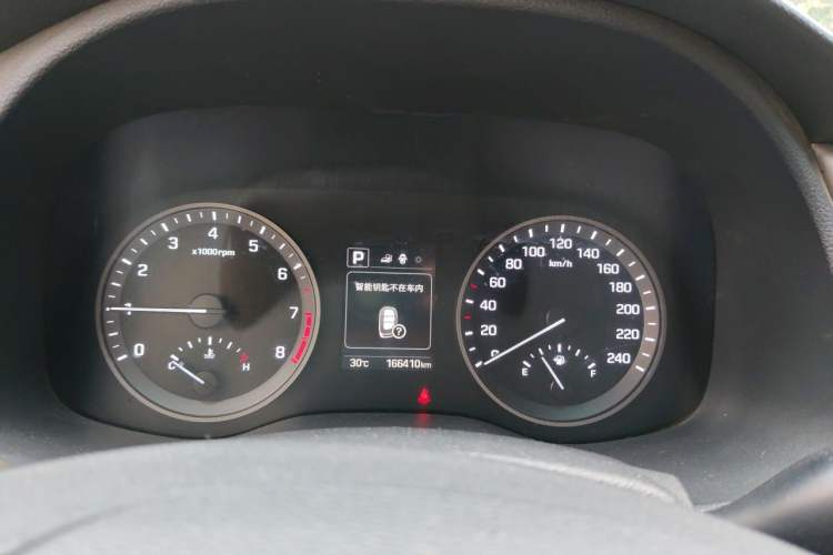 Used Hyundai Tucson 2015 1.6T Dual-Clutch Two-Wheel-Drive Smart Model Instrument Cluster