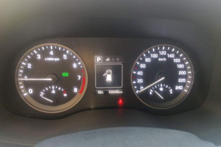 Used Hyundai Tucson 2015 1.6T Dual-Clutch Two-Wheel-Drive Leading Model Instrument Cluster