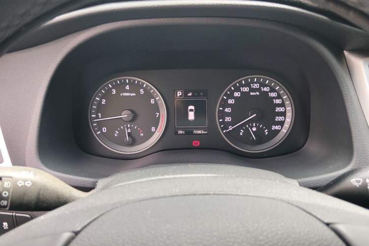 Used Hyundai Tucson 2015 1.6T Dual-Clutch Two-Wheel-Drive Leading Model Instrument Cluster