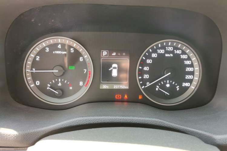 Used Hyundai Tucson 2015 1.6T Dual-Clutch Two-Wheel-Drive Smart Model Instrument Cluster