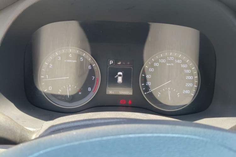 Used Hyundai Tucson 2015 1.6T Dual-Clutch Two-Wheel-Drive Smart Model Instrument Cluster