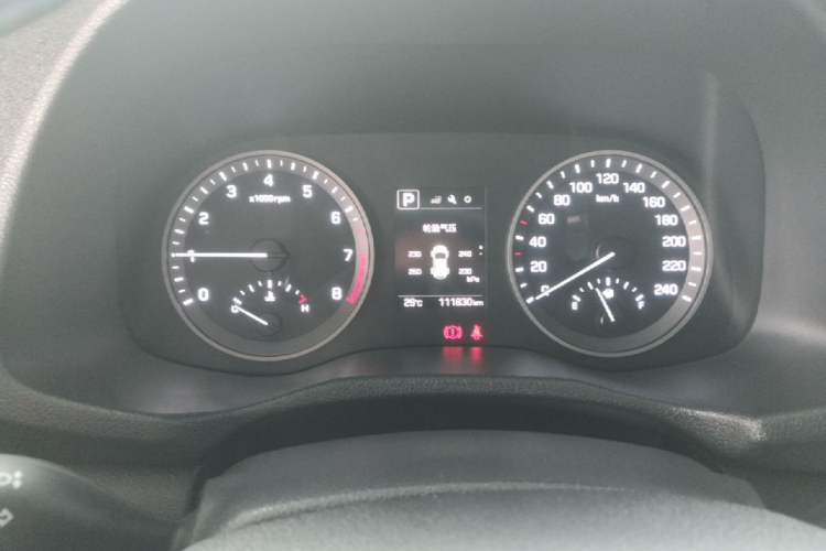 Used Hyundai Tucson 2015 1.6T Dual-Clutch Two-Wheel-Drive Smart Model Instrument Cluster
