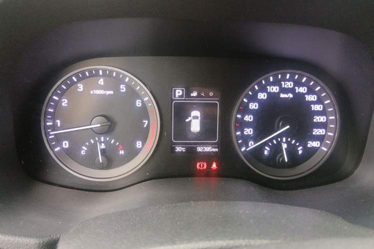 Used Hyundai Tucson 2015 1.6T Dual-Clutch Two-Wheel-Drive Smart Model Instrument Cluster