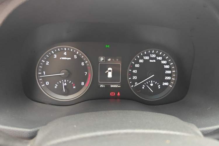 Used Hyundai Tucson 2015 1.6T Dual-Clutch Two-Wheel-Drive Smart Model Instrument Cluster