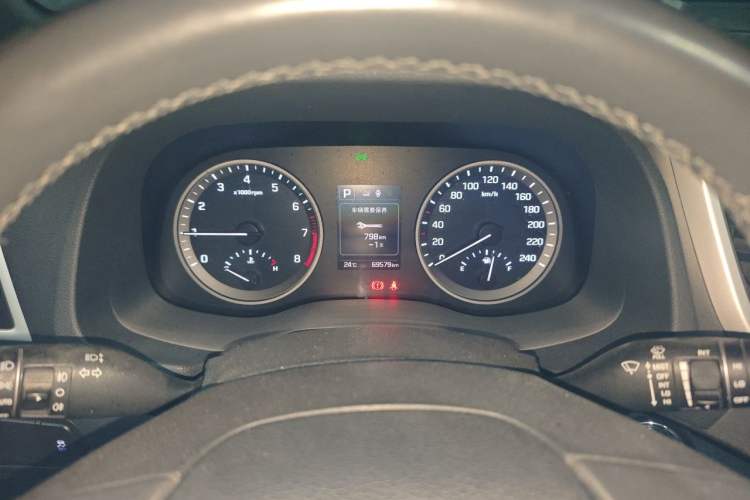 Used Hyundai Tucson 2015 1.6T Dual-Clutch Two-Wheel-Drive Smart Model Instrument Cluster