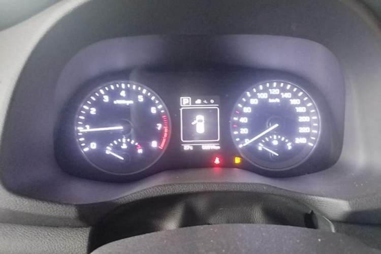 Used Hyundai Tucson 2015 1.6T Dual-Clutch Two-Wheel-Drive Smart Model Instrument Cluster