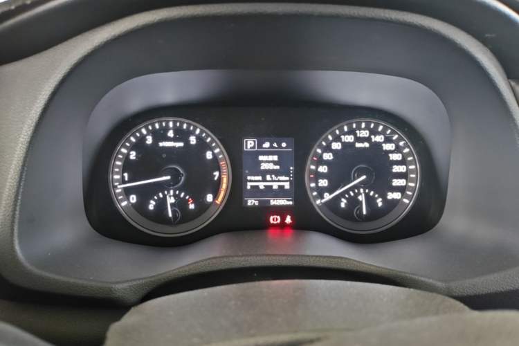 Used Hyundai Tucson 2015 1.6T Dual-Clutch Two-Wheel-Drive Smart Model Instrument Cluster