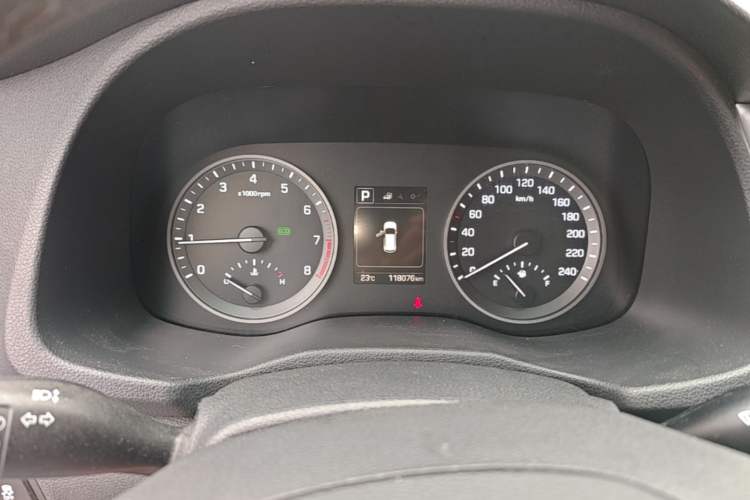 Used Hyundai Tucson 2015 1.6T Dual-Clutch Two-Wheel-Drive Smart Model Instrument Cluster