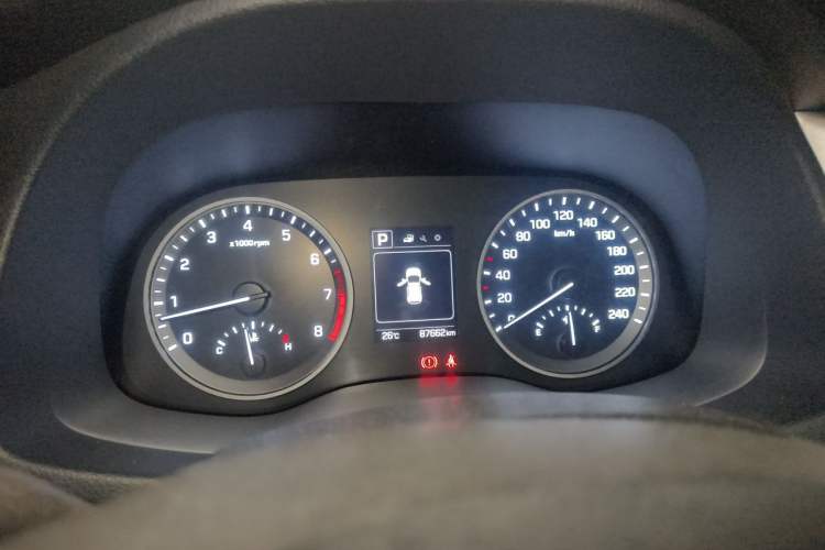 Used Hyundai Tucson 2015 1.6T Dual-Clutch Two-Wheel-Drive Smart Model Instrument Cluster