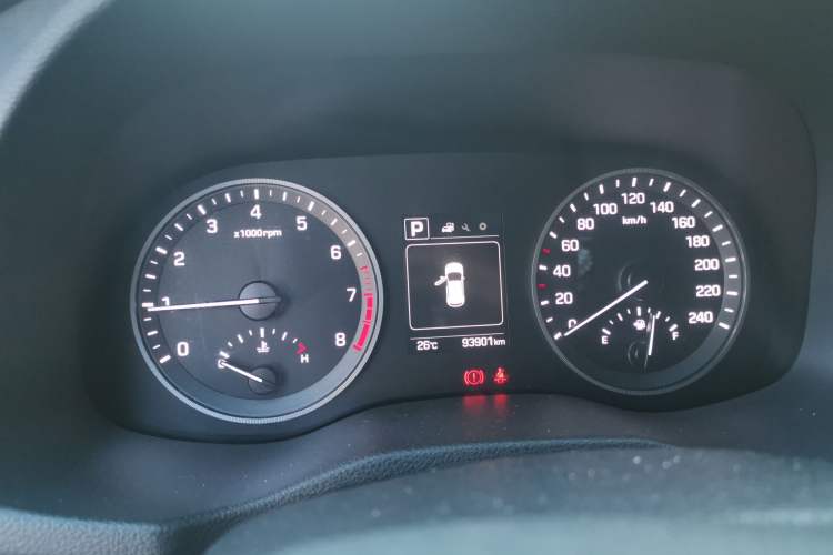 Used Hyundai Tucson 2015 1.6T Dual-Clutch Two-Wheel-Drive Leading Model Instrument Cluster