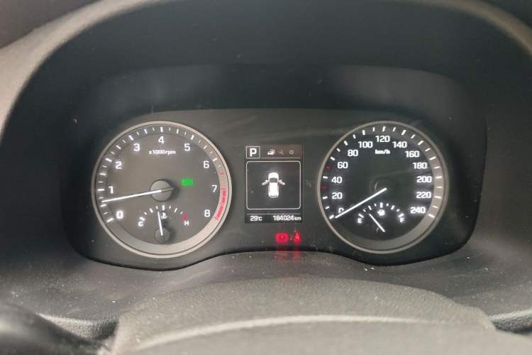 Used Hyundai Tucson 2015 1.6T Dual-Clutch Two-Wheel-Drive Smart Model Instrument Cluster