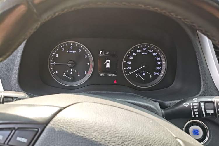 Used Hyundai Tucson 2015 1.6T Dual-Clutch Two-Wheel-Drive Smart Model Instrument Cluster