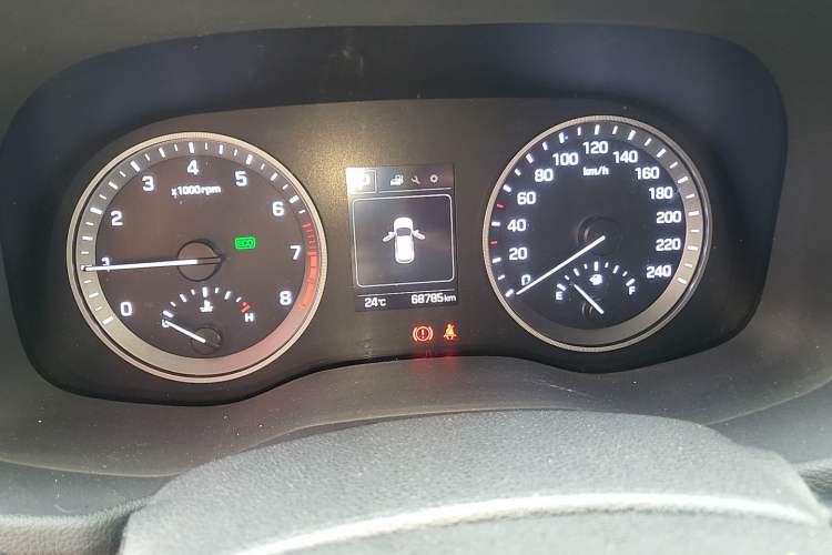 Used Hyundai Tucson 2015 1.6T Dual-Clutch Two-Wheel-Drive Smart Model Instrument Cluster