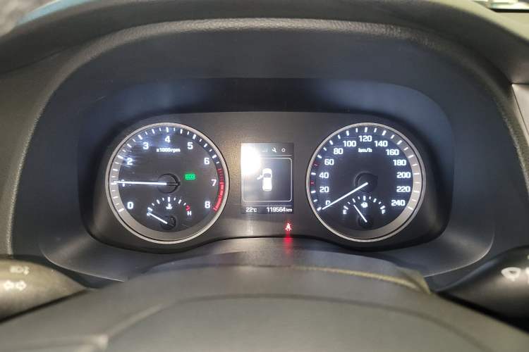 Used Hyundai Tucson 2015 1.6T Dual-Clutch Two-Wheel-Drive Smart Model Instrument Cluster