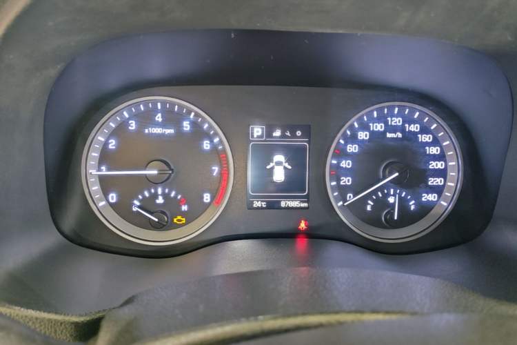 Used Hyundai Tucson 2015 1.6T Dual-Clutch Two-Wheel-Drive Smart Model Instrument Cluster