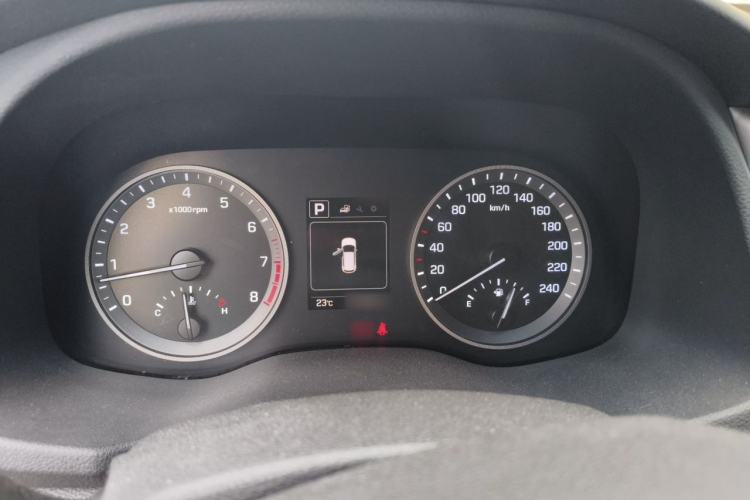 Used Hyundai Tucson 2015 1.6T Dual-Clutch Two-Wheel-Drive Smart Model Instrument Cluster
