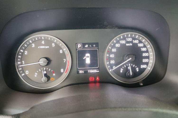 Used Hyundai Tucson 2015 1.6T Dual-Clutch Two-Wheel-Drive Smart Model Instrument Cluster