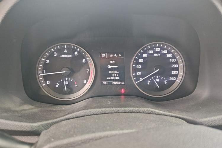 Used Hyundai Tucson 2015 1.6T Dual-Clutch Two-Wheel-Drive Smart Model Instrument Cluster