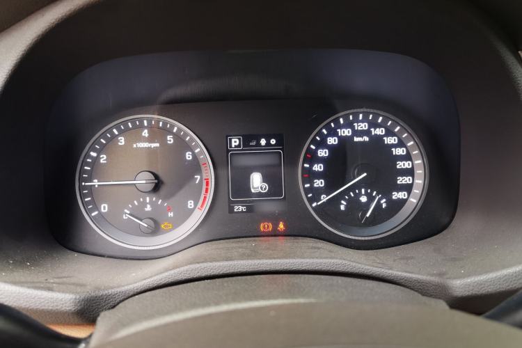 Used Hyundai Tucson 2015 1.6T Dual-Clutch Two-Wheel-Drive Smart Model Instrument Cluster