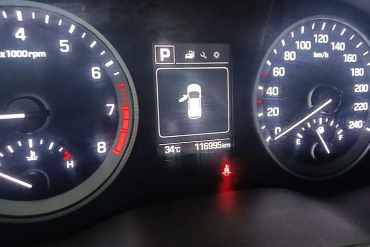 Used Hyundai Tucson 2015 1.6T Dual-Clutch Two-Wheel-Drive Smart Model Instrument Cluster