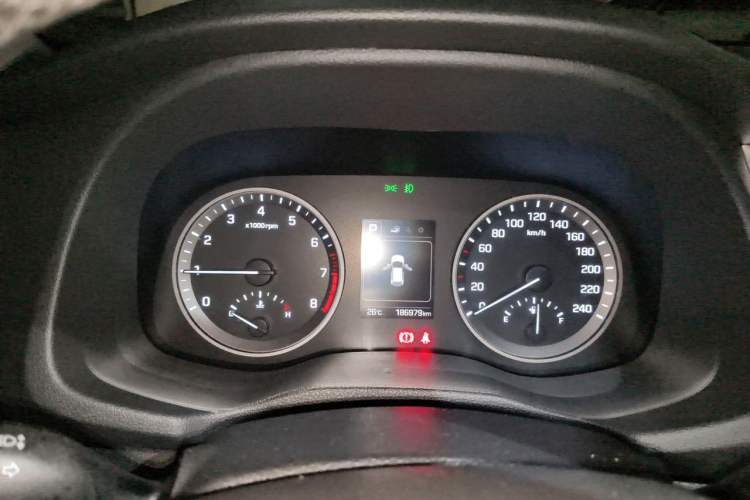 Used Hyundai Tucson 2015 1.6T Dual-Clutch Two-Wheel-Drive Smart Model Instrument Cluster