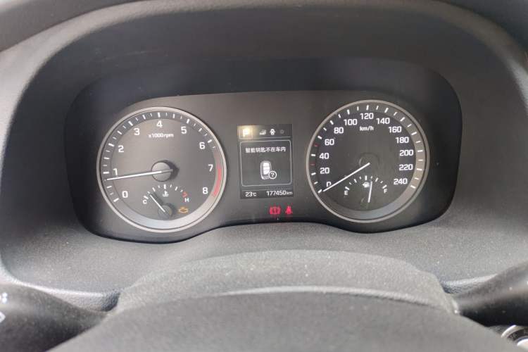 Used Hyundai Tucson 2015 1.6T Dual-Clutch Two-Wheel-Drive Smart Model Instrument Cluster