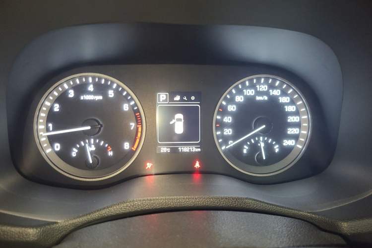 Used Hyundai Tucson 2015 1.6T Dual-Clutch Two-Wheel-Drive Smart Model Instrument Cluster