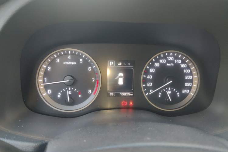 Used Hyundai Tucson 2015 1.6T Dual-Clutch Two-Wheel-Drive Smart Model Instrument Cluster