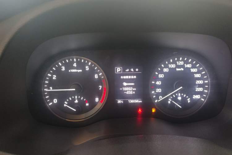Used Hyundai Tucson 2015 1.6T Dual-Clutch Two-Wheel-Drive Leading Model Instrument Cluster