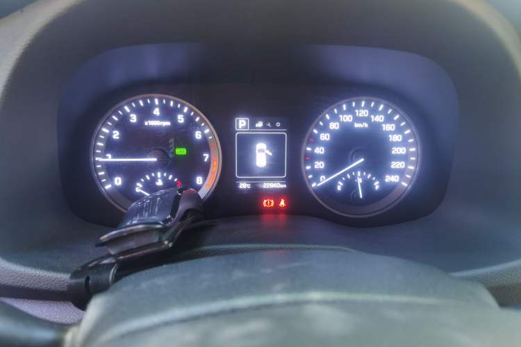 Used Hyundai Tucson 2015 1.6T Dual-Clutch Two-Wheel-Drive Smart Model Instrument Cluster