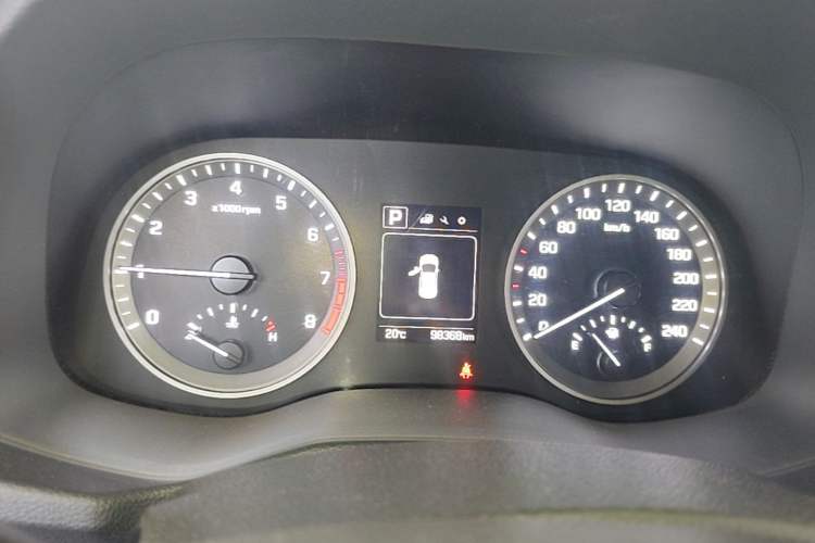 Used Hyundai Tucson 2015 1.6T Dual-Clutch Two-Wheel-Drive Smart Model Instrument Cluster
