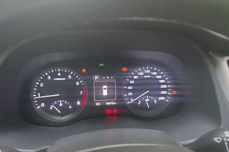 Used Hyundai Tucson 2015 1.6T Dual-Clutch Two-Wheel-Drive Smart Model Instrument Cluster