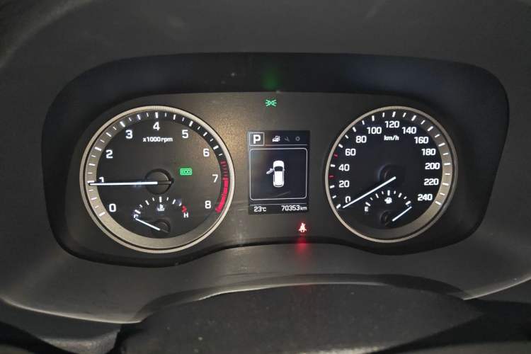Used Hyundai Tucson 2015 1.6T Dual-Clutch Two-Wheel-Drive Smart Model Instrument Cluster