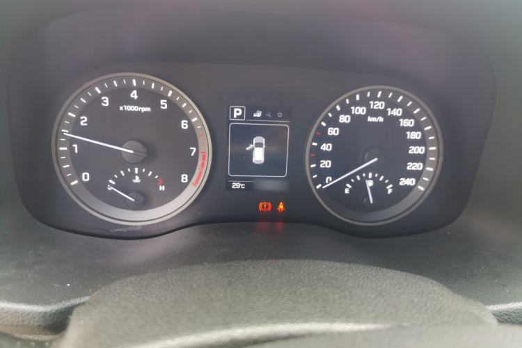 Used Hyundai Tucson 2015 1.6T Dual-Clutch Two-Wheel-Drive Smart Model Instrument Cluster