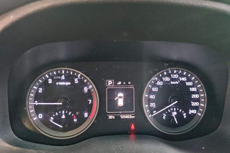 Used Hyundai Tucson 2015 1.6T Dual-Clutch Two-Wheel-Drive Smart Model Instrument Cluster