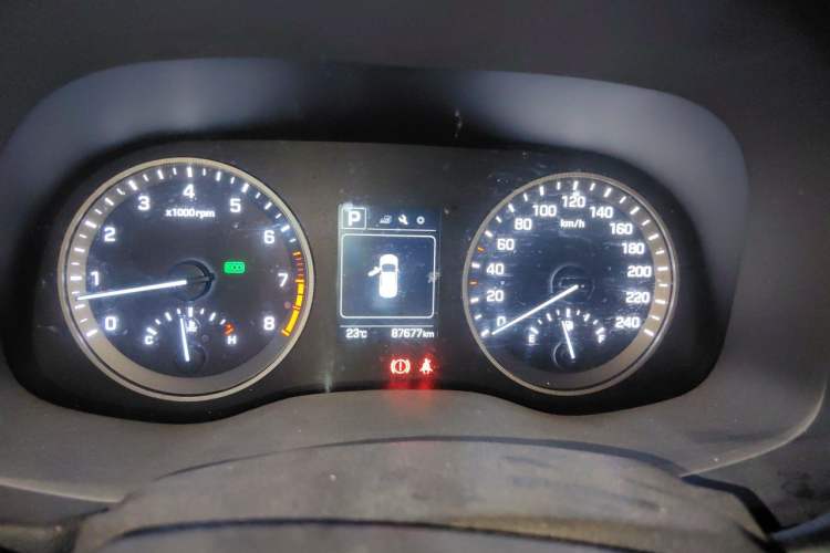 Used Hyundai Tucson 2015 1.6T Dual-Clutch Two-Wheel-Drive Smart Model Instrument Cluster