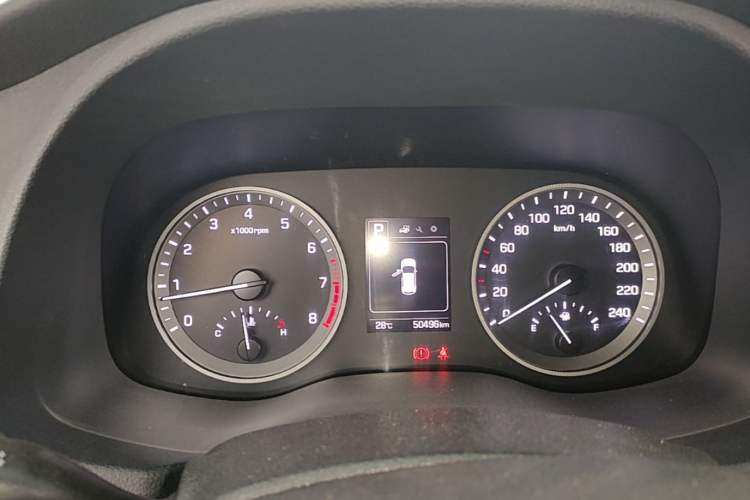 Used Hyundai Tucson 2015 1.6T Dual-Clutch Two-Wheel-Drive Smart Model Instrument Cluster