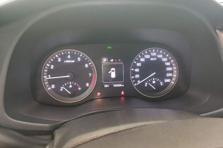 Used Hyundai Tucson 2015 1.6T Dual-Clutch Two-Wheel-Drive Smart Model Instrument Cluster