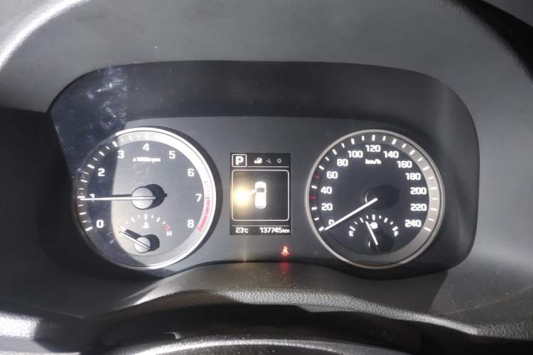 Used Hyundai Tucson 2015 1.6T Dual-Clutch Two-Wheel-Drive Smart Model Instrument Cluster