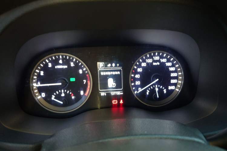 Used Hyundai Tucson 2015 1.6T Dual-Clutch Two-Wheel-Drive Smart Model Instrument Cluster