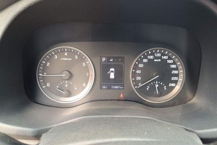 Used Hyundai Tucson 2015 2.0L Automatic Two-Wheel Drive Smart Version Instrument Cluster