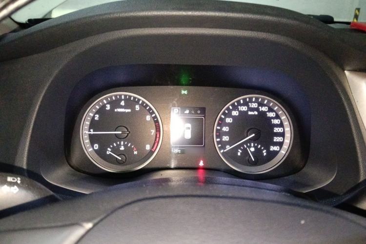 Used Hyundai Tucson 2015 1.6T Dual-Clutch Two-Wheel-Drive Smart Model Instrument Cluster
