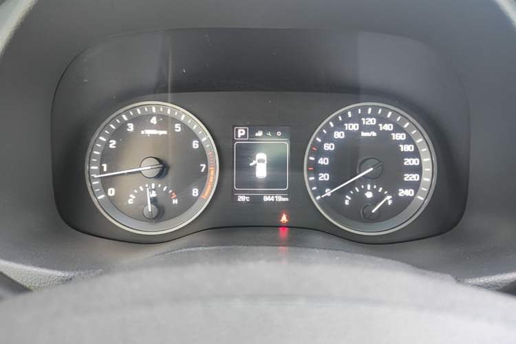 Used Hyundai Tucson 2015 1.6T Dual-Clutch Two-Wheel-Drive Smart Model Instrument Cluster