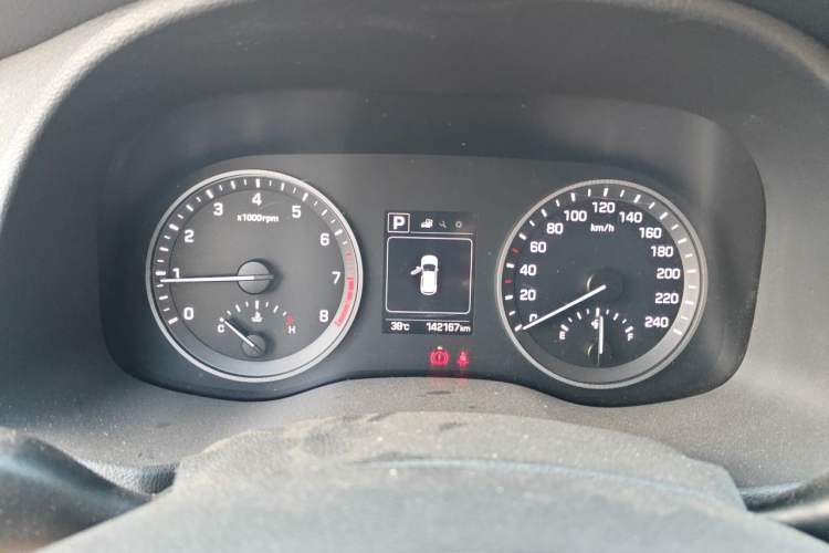 Used Hyundai Tucson 2015 1.6T Dual-Clutch Two-Wheel-Drive Smart Model Instrument Cluster