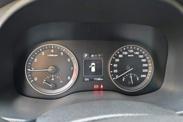 Used Hyundai Tucson 2015 1.6T Dual-Clutch Two-Wheel-Drive Smart Model Instrument Cluster