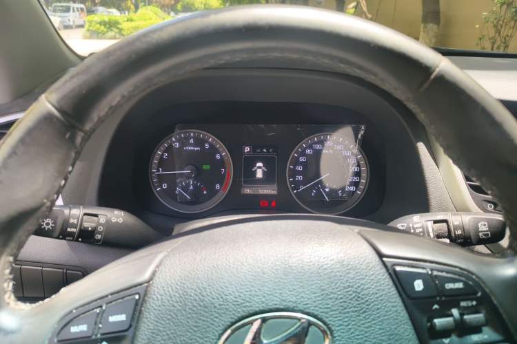 Used Hyundai Tucson 2015 1.6T Dual-Clutch Two-Wheel-Drive Smart Model Instrument Cluster