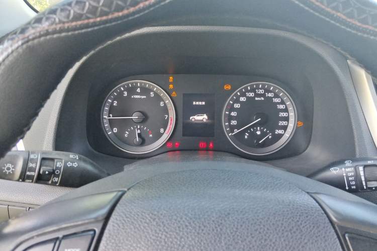 Used Hyundai Tucson 2015 1.6T Dual-Clutch Two-Wheel-Drive Smart Model Instrument Cluster