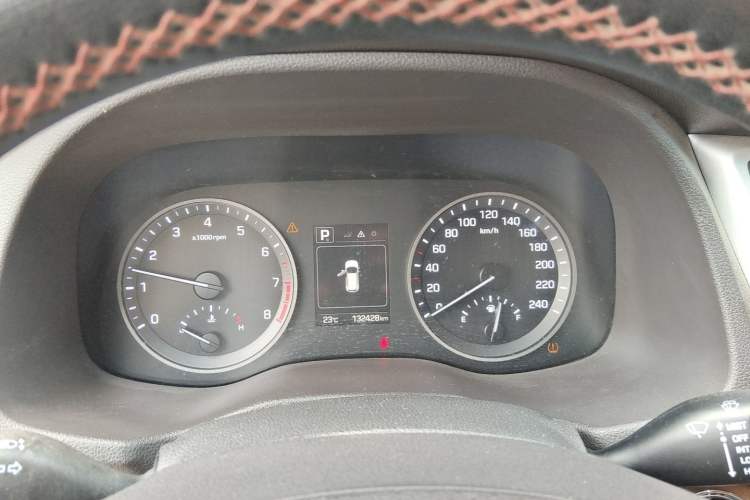 Used Hyundai Tucson 2015 1.6T Dual-Clutch Two-Wheel-Drive Smart Model Instrument Cluster