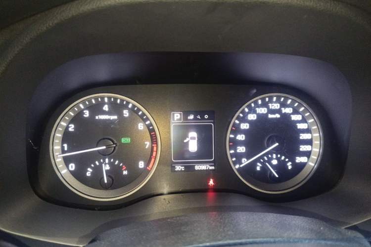 Used Hyundai Tucson 2015 1.6T Dual-Clutch Two-Wheel-Drive Smart Model Instrument Cluster